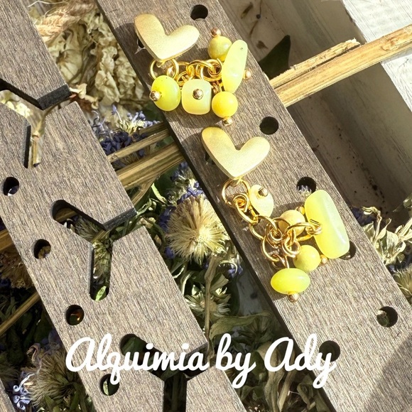 Lemon yellow jade charms dangle gold statement earrings - Picture 1 of 1